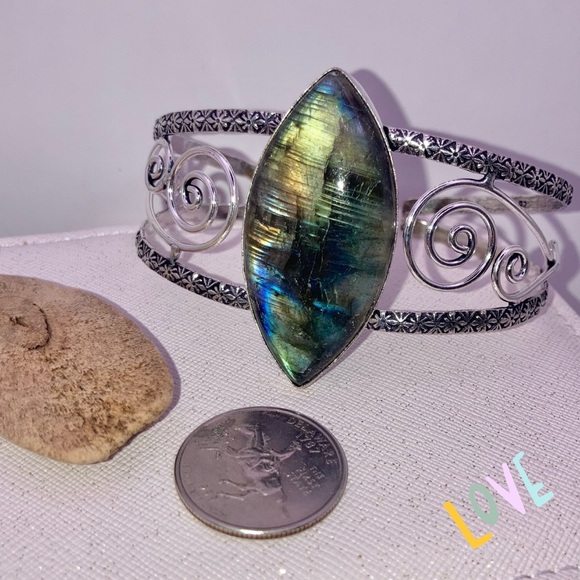 Huge Natural Labradorite Gemstone Handmade Bangle - Picture 4 of 5